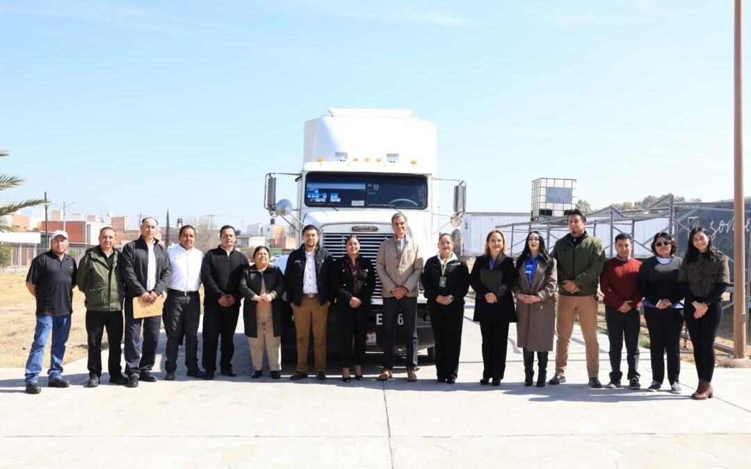 GOBIERNO DEL ESTADO FIRMA CONVENIO CON EMPRESA EN LA DONACIÓN DE UN TRACTO CAMIÓN