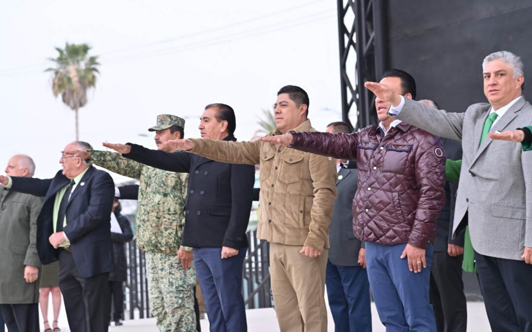 ENCABEZA RICARDO GALLARDO JURAMENTO A LA BANDERA DE ALUMNAS Y ALUMNOS POTOSINOS