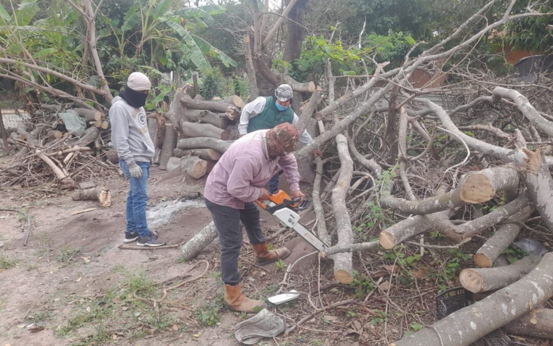MANTENER LIMPIOS LOS ESPACIOS DEPORTIVOS, ES UN COMPROMISO DEL GOBIERNO DE TAMUÍN
