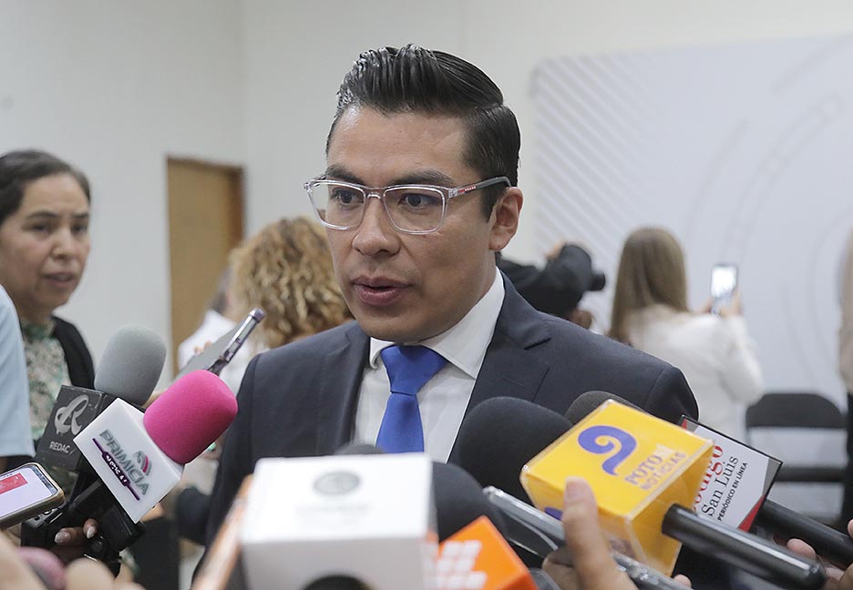 LLAMA DIP. CUAUHTLI BADILLO MORENO A LOS AYUNTAMIENTOS A QUE CAPACITEN Y CERTIFIQUEN A LOS POLICIAS MUNICIPALES