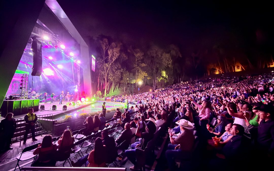 TEATRO DE LA CIUDAD REÚNE A MILES EN NOCHE INOLVIDABLE CON LA FIRMA