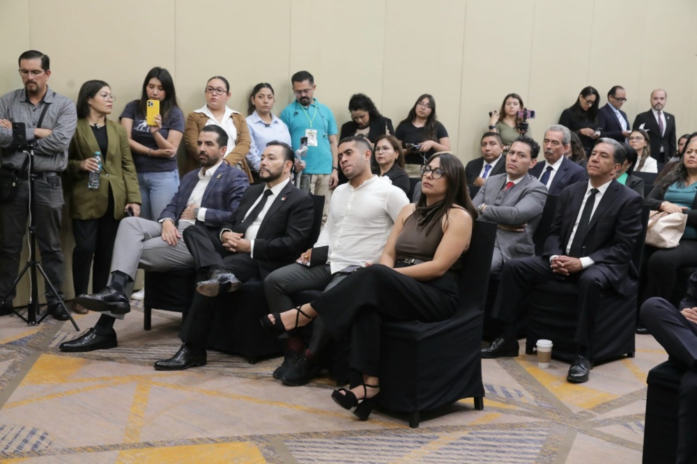EL CONGRESO DEL ESTADOR REALIZÓ LA CONFERENCIA MAGISTRAL SOBRE DERECHO CONSTITUCIONAL Y LIBERTAD DE EXPRESIÓN